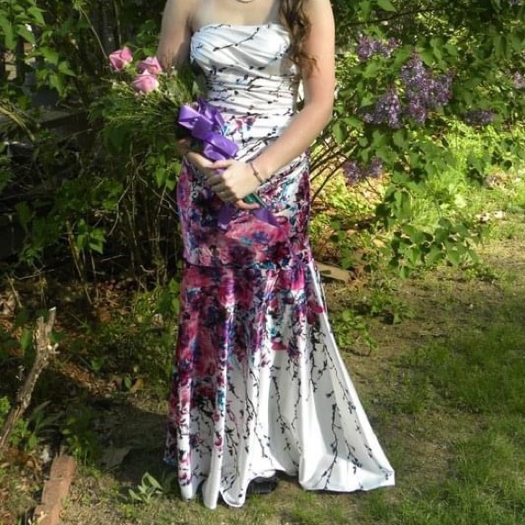 Narianna XS formal floor-length floral - Picture 4 of 4